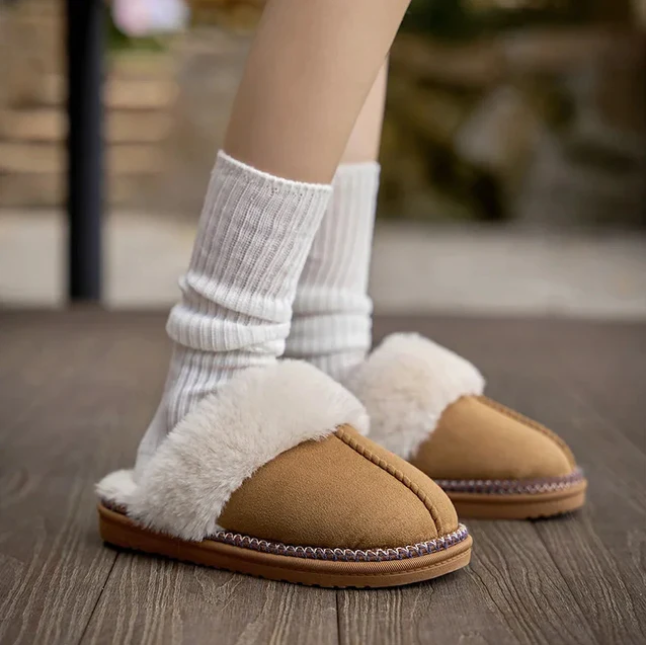Women's Seasonal Faux Fur Slippers