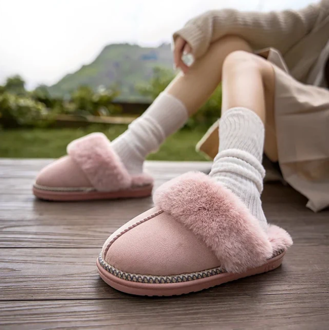 Women's Seasonal Faux Fur Slippers